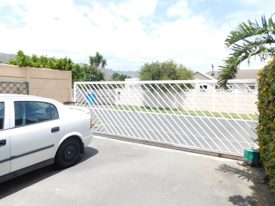 To Let 3 Bedroom Property for Rent in Onverwacht Western Cape